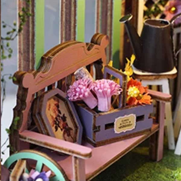 Cathy's Flower House Book Nook Miniature Dollhouse_Description_7