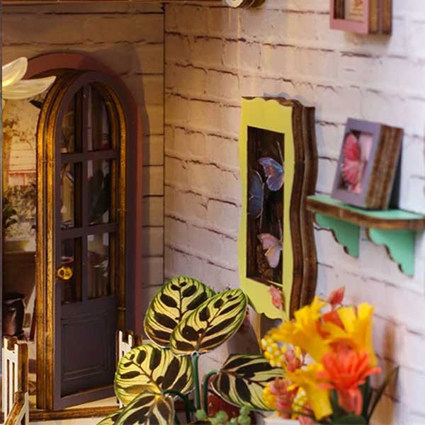 Cathy's Flower House Book Nook Miniature Dollhouse_Description_8