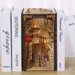Christmas Diagon Alley Book Nook Miniature Dollhouse_3