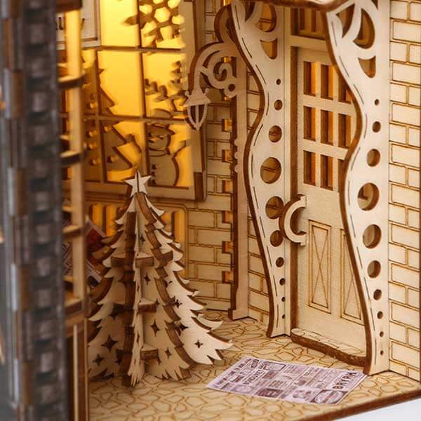 Christmas Diagon Alley Book Nook Miniature Dollhouse_Description_2