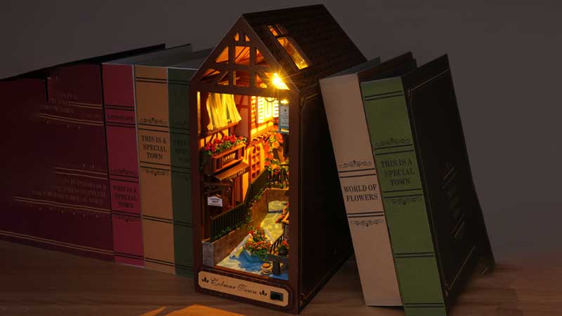 Colmar Town Book Nook Miniature Dollhouse_Description_1