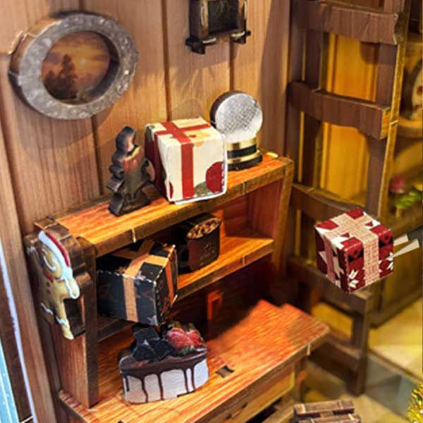 Jingle Cabin Book Nook Miniature Dollhouse_Description_8