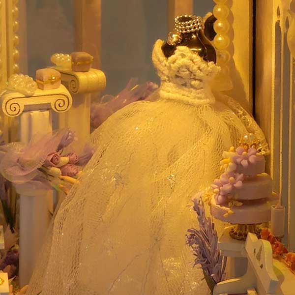 Kikis Romantic Wedding Book Nook Miniature Dollhouse_Description_3