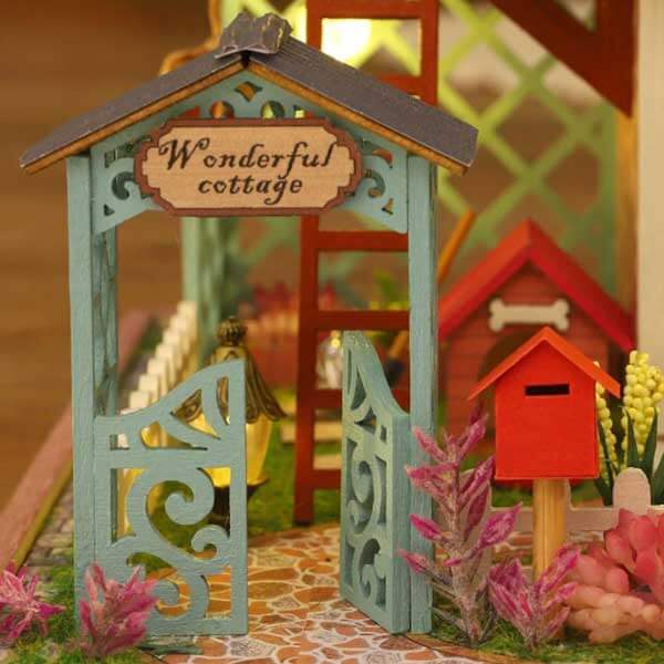 Kirsten's Jungle Resort Cottage Miniature Dollhouse_Description_2