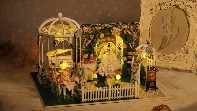 Outdoor Wedding DIY Miniature Dollhouse_Description_1