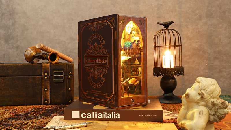 Sam's Library Book Nook Miniature Dollhouse_Description_1