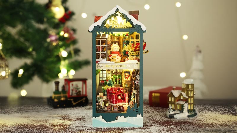 Santa's Cabin Book Nook Miniature Dollhouse_Description_1