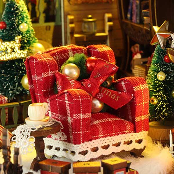Santa's Cabin Book Nook Miniature Dollhouse_Description_3