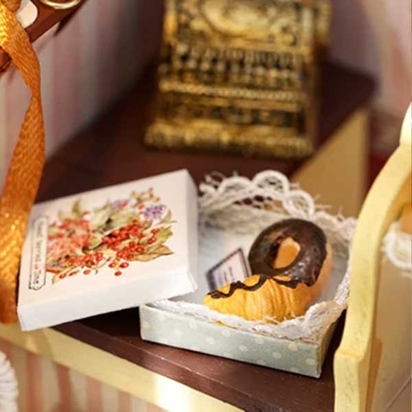 Sweet Berries Time DIY Miniature Dollhouse_Description_5